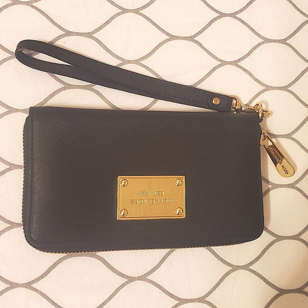 NWOT Michael Kors Black wristlet